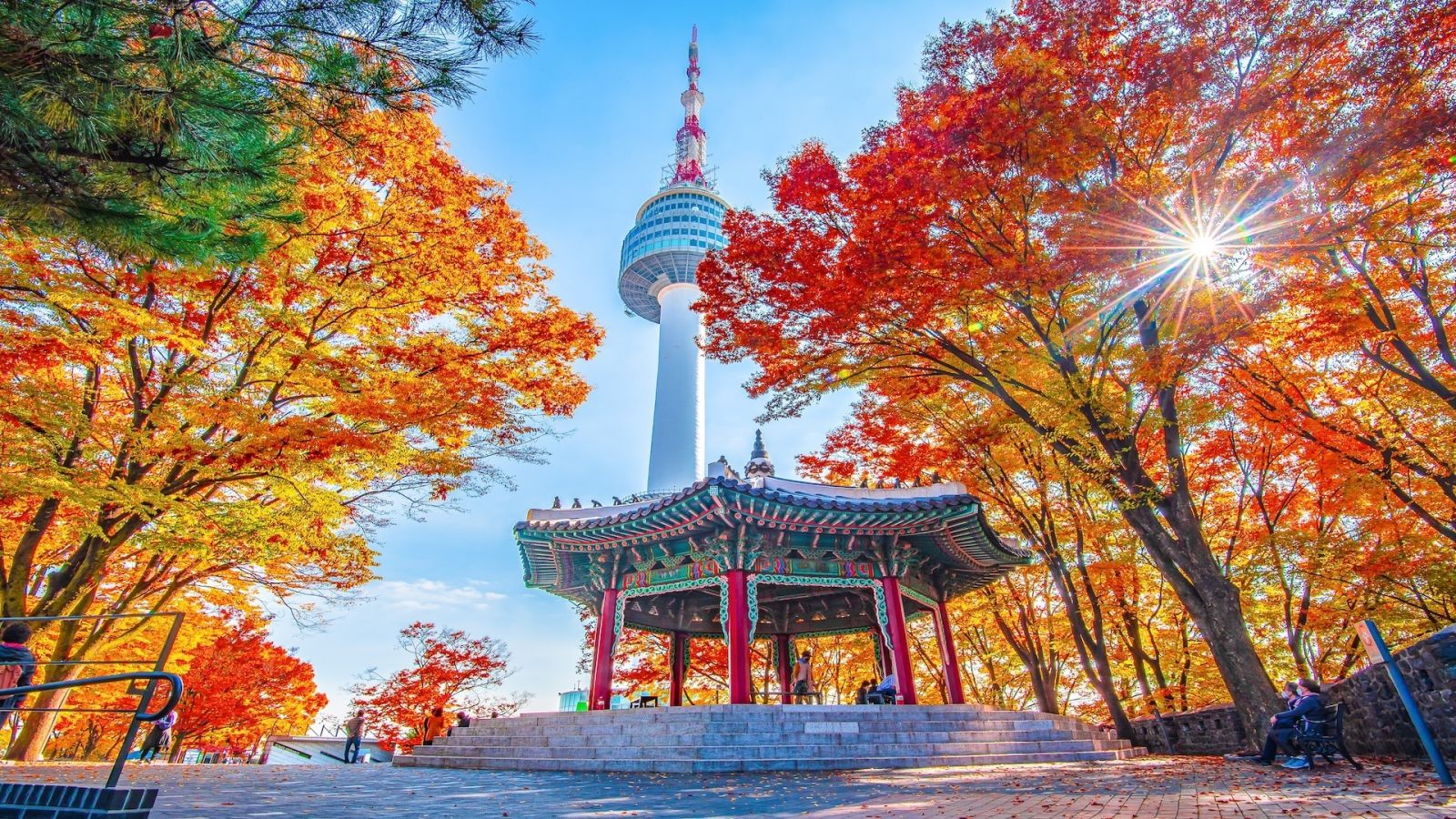 Namsan-Tower-during-autumn-in-Seoul-Sout
